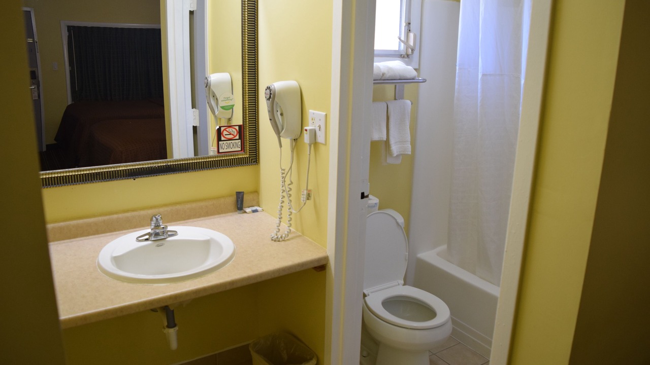 Photo of Bathroom in Deepwater