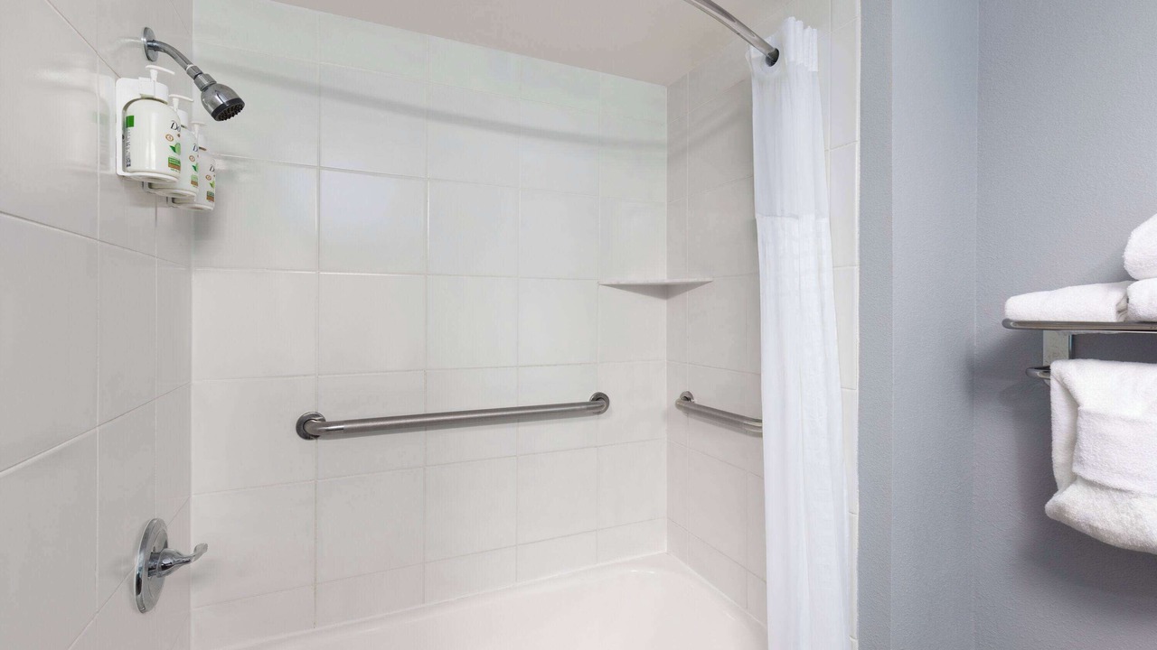Photo of Bathroom in Kodak