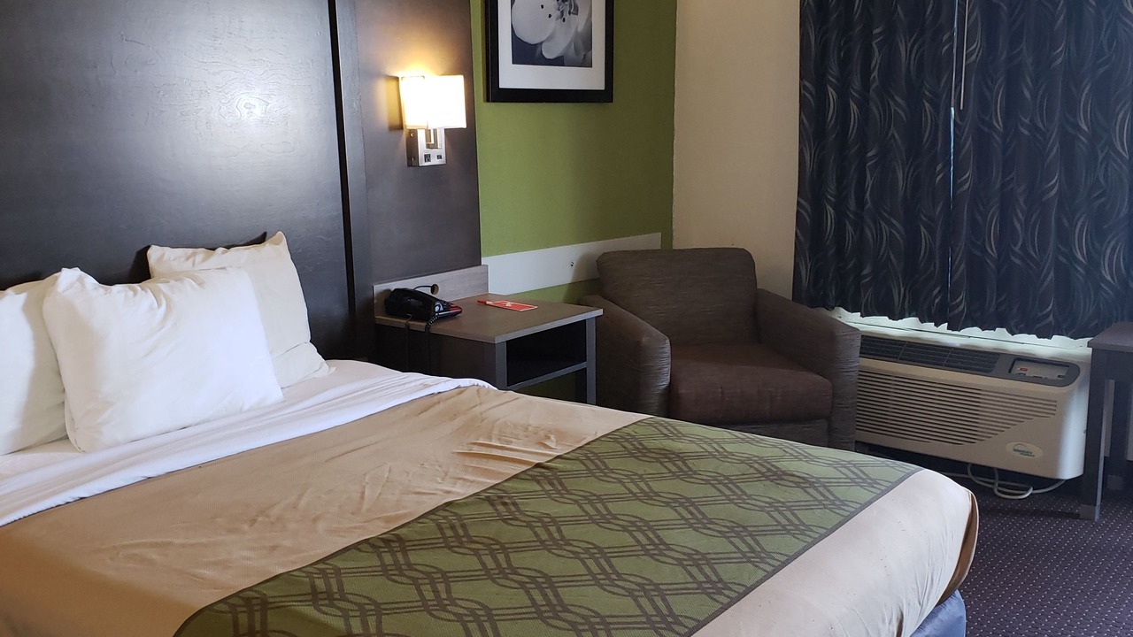 Photo of Bedroom in Elizabeth City