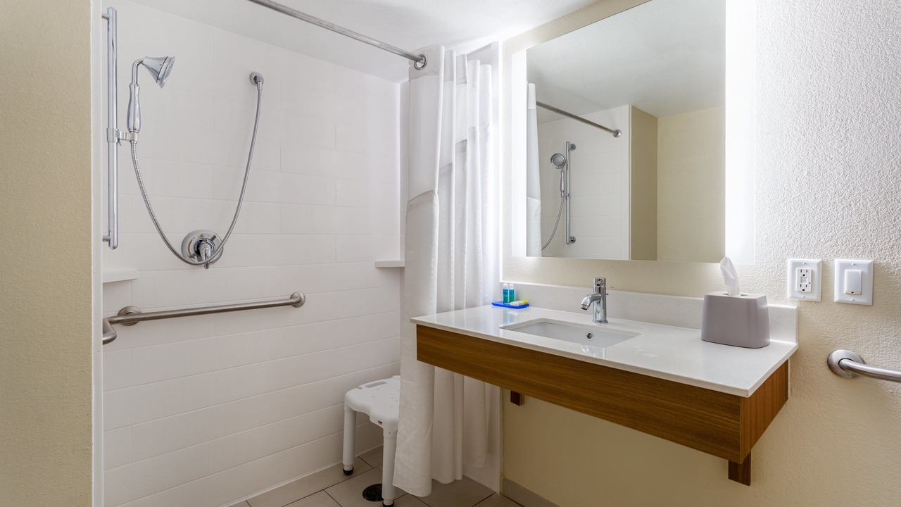 Photo of Bedroom in Cedar Falls