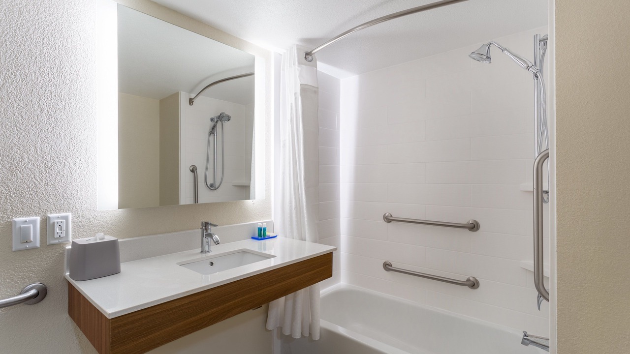 Photo of Bedroom in Cedar Falls