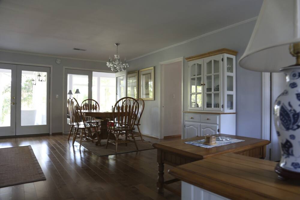 Photo of Bedroom in Pineville