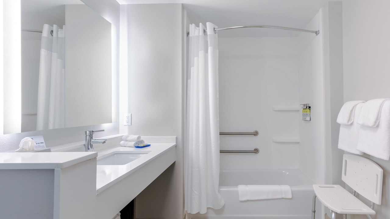 Photo of Bathroom in Calhoun