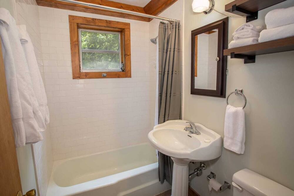 Photo of Bathroom in Sugar Grove
