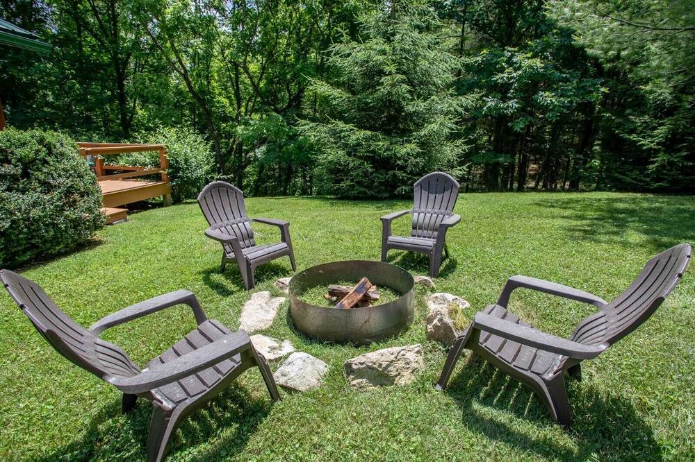 Photo of Outdoor in Sugar Grove