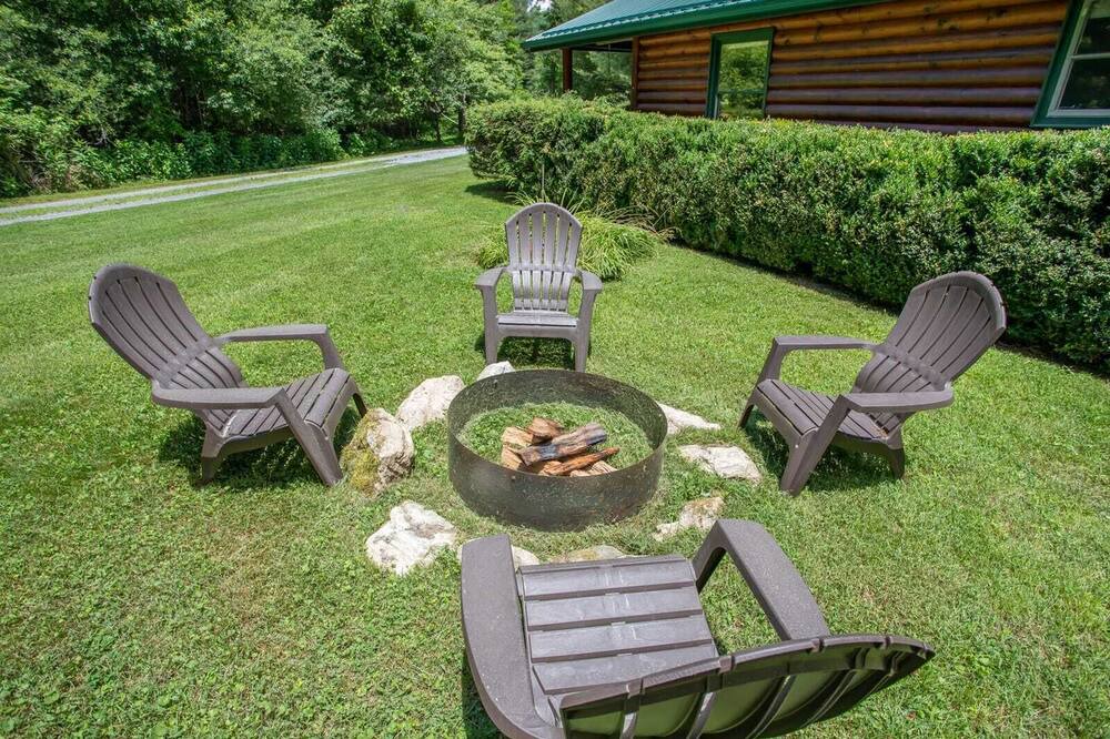 Photo of Outdoor in Sugar Grove