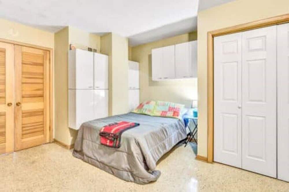 Photo of Bedroom in Lindenwood Park