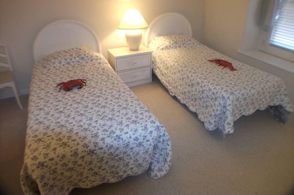 Photo of Bedroom in Townsend's Inlet