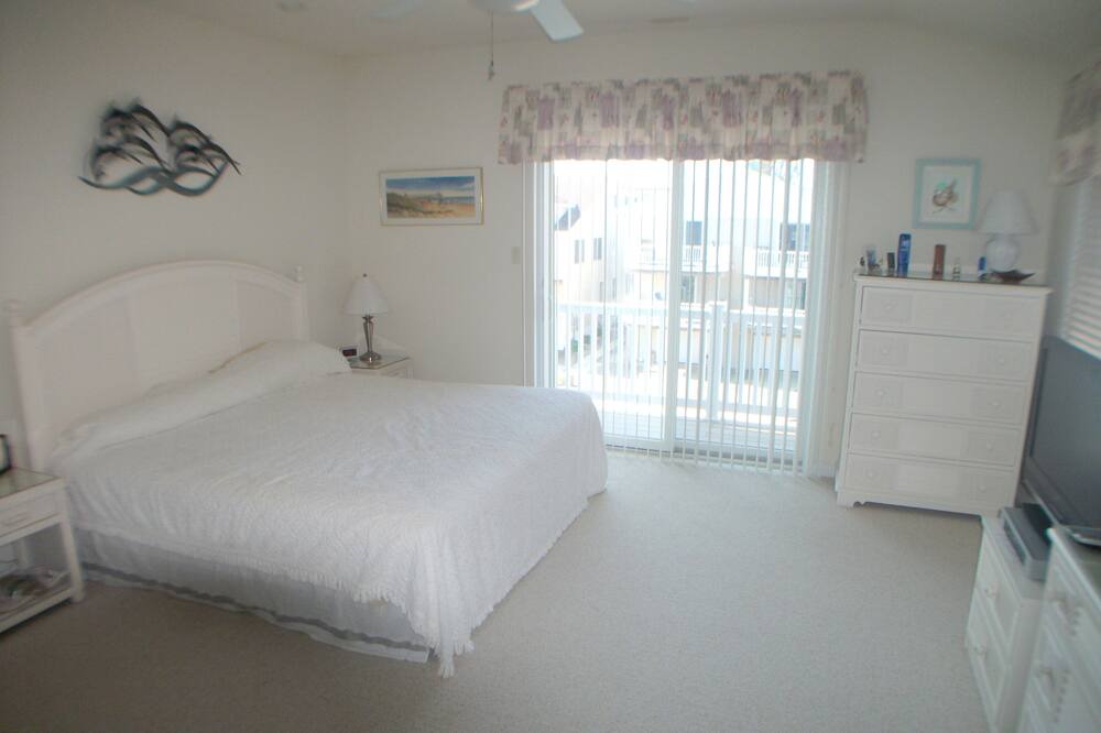 Photo of Bedroom in Townsend's Inlet