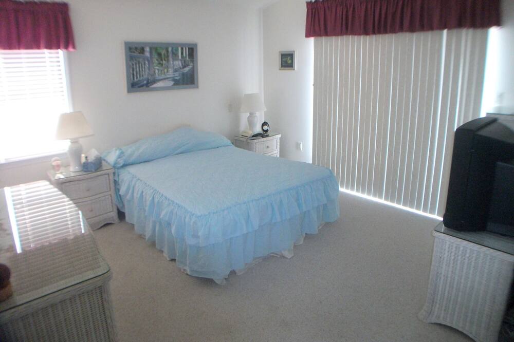 Photo of Bedroom in Townsend's Inlet