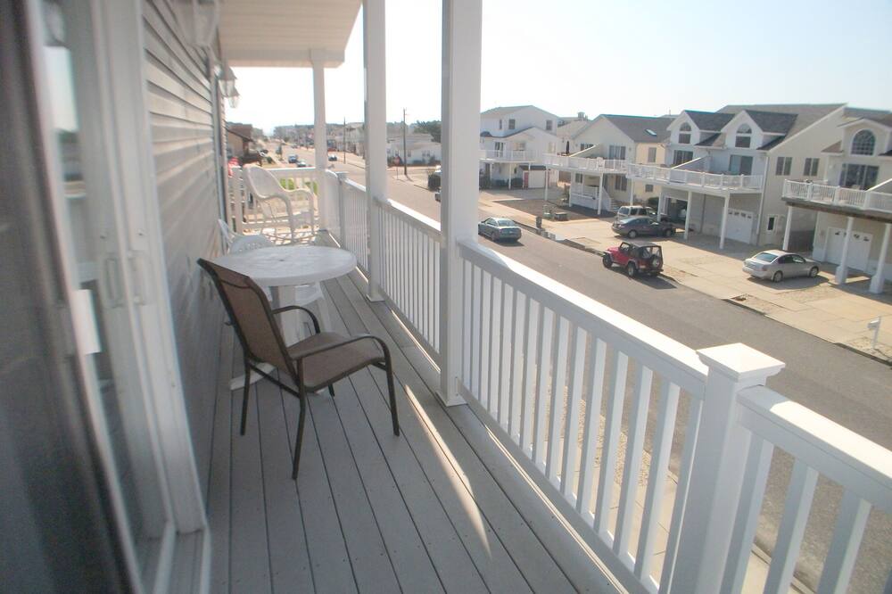 Photo of Patio Balcony in Townsend's Inlet