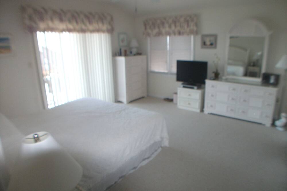 Photo of Bedroom in Townsend's Inlet