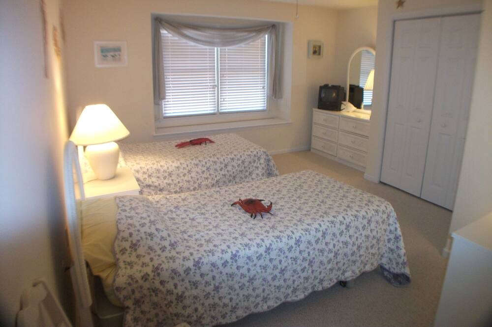Photo of Bedroom in Townsend's Inlet