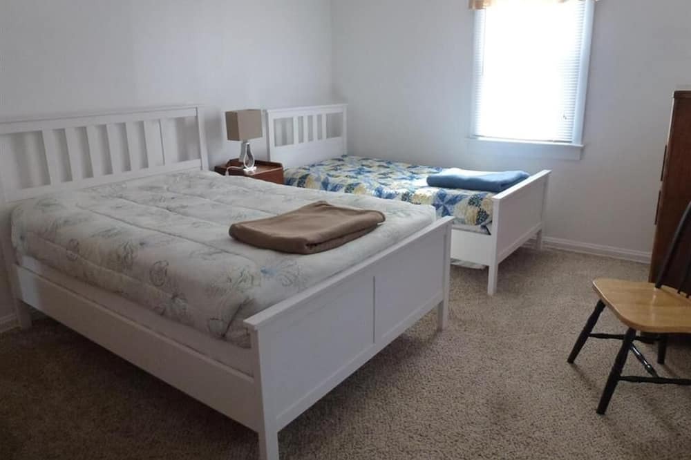 Photo of Bedroom in Ship Bottom