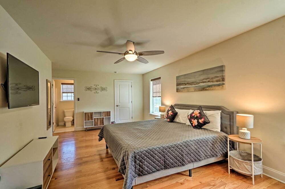 Photo of Bathroom in Long Branch