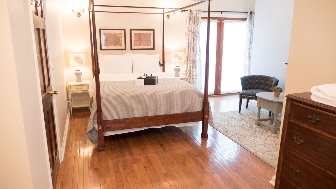 Photo of Bedroom in Round Hill