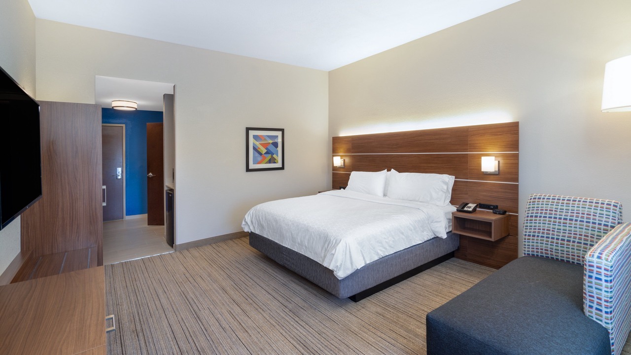 Photo of Bedroom in Talladega