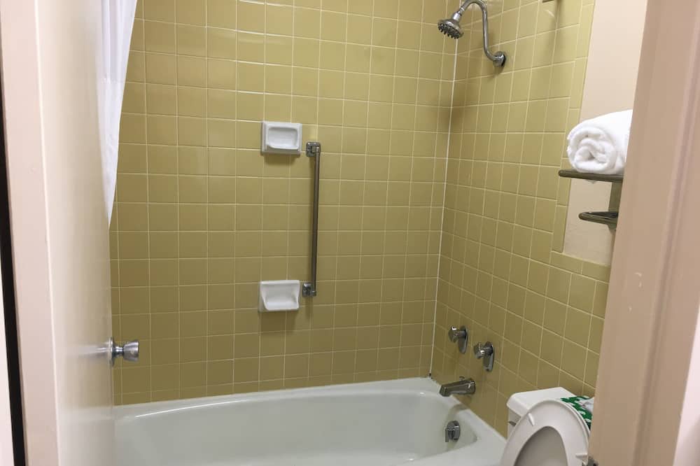Photo of Bathroom in Harriman