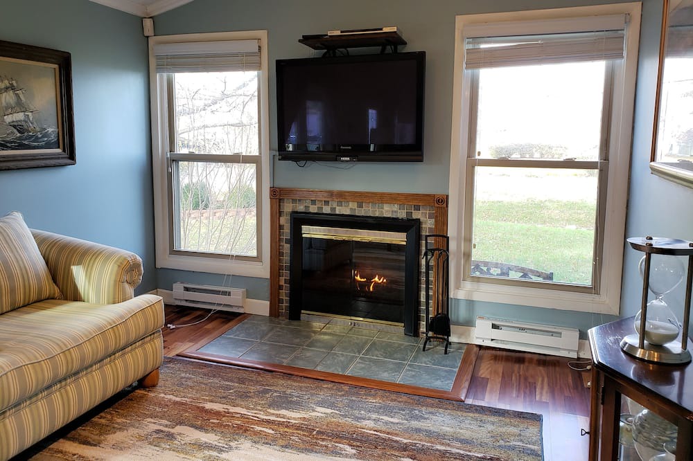 Photo of Livingroom in Rose Haven
