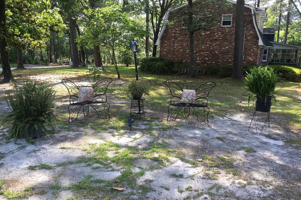 Photo of Others in Columbia
