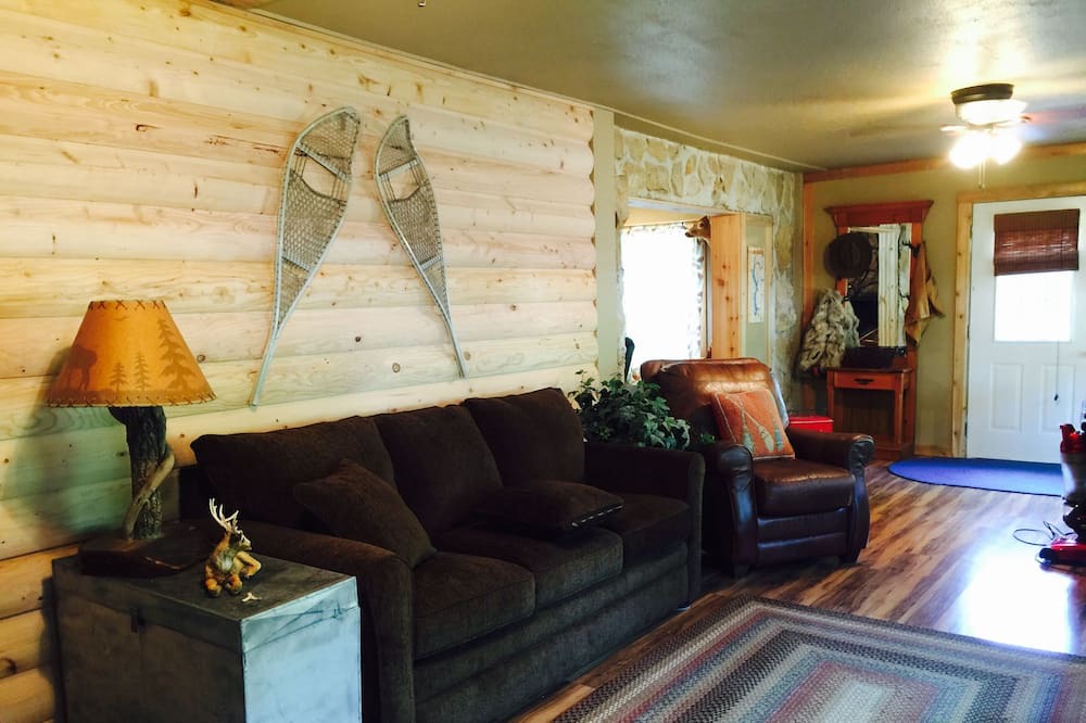 Photo of Livingroom in Adair