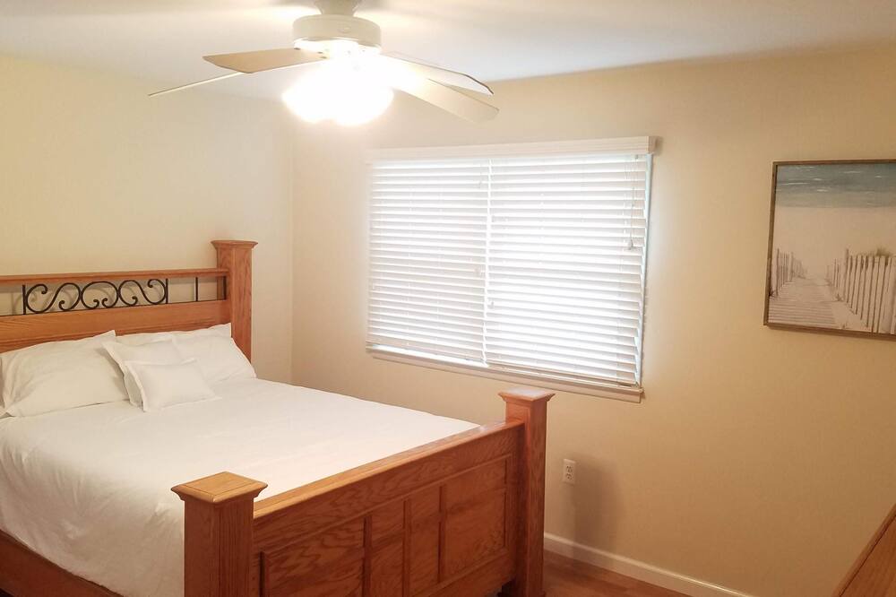 Photo of Bedroom in Mystic Island