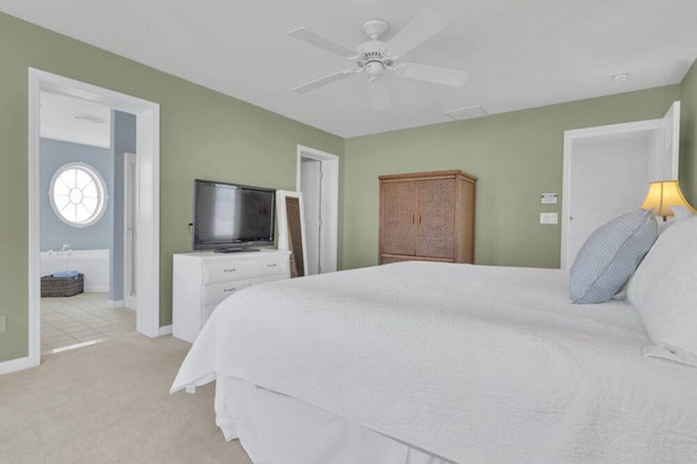 Photo of Bedroom in Seaside Heights