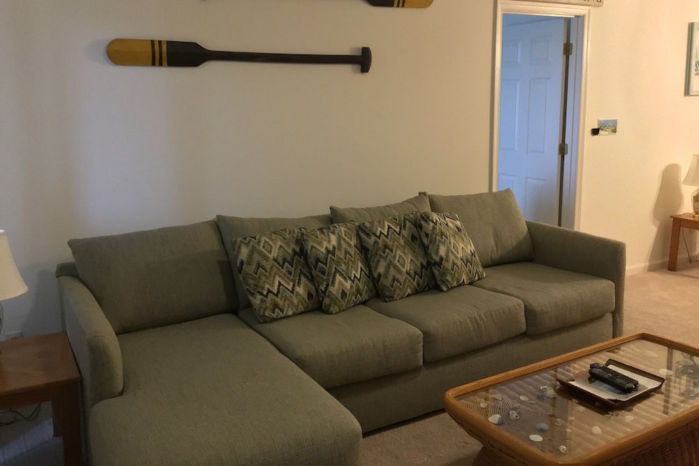 Photo of Livingroom in Villages of Five Points