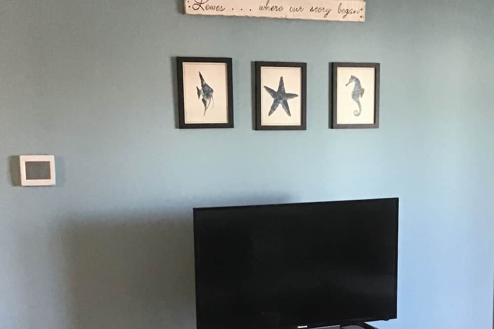 Photo of Livingroom in Villages of Five Points