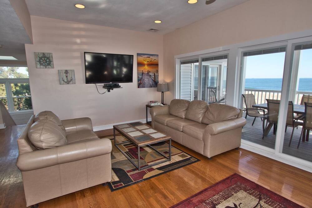 Photo of Livingroom in Loveladies