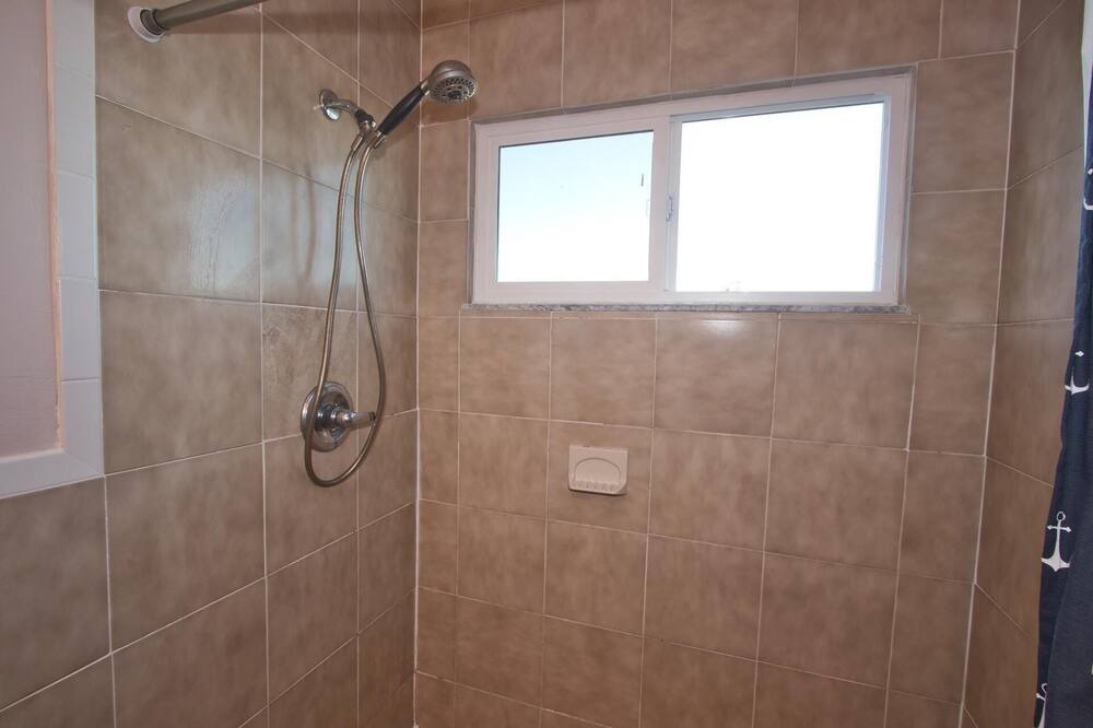 Photo of Bathroom in Loveladies