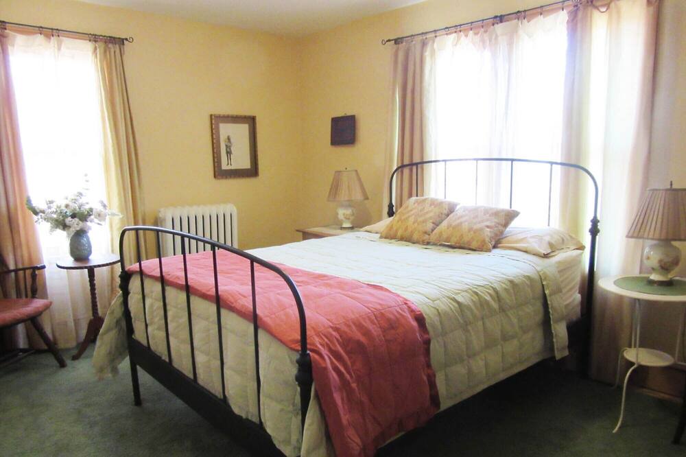 Photo of Bedroom in Green Creek
