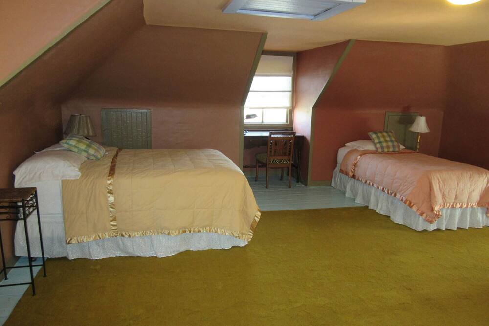 Photo of Bedroom in Green Creek
