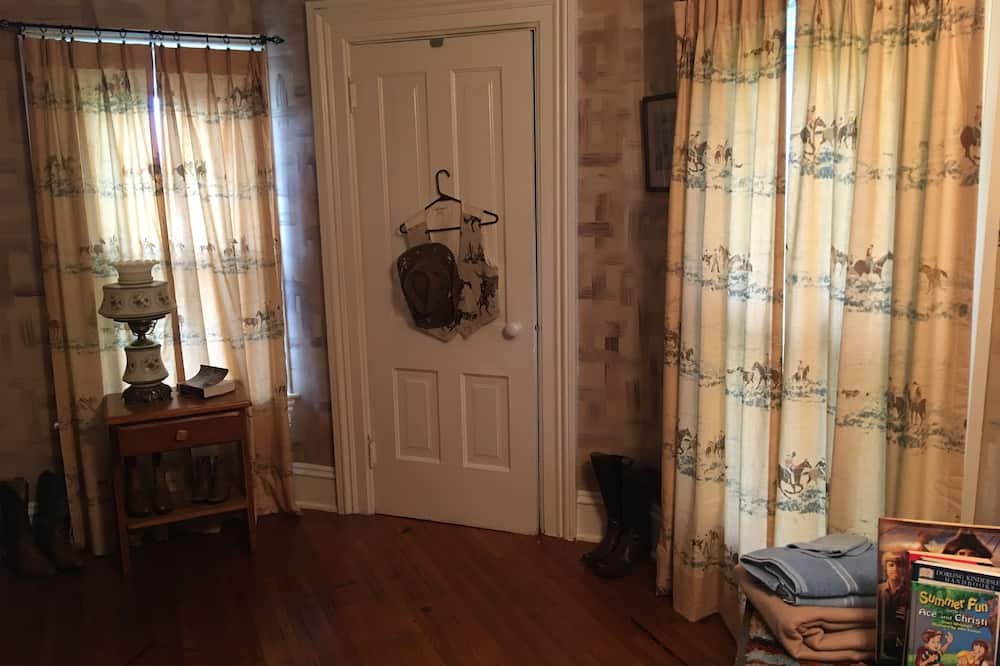 Photo of Bedroom in Holcomb