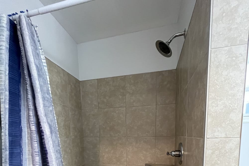 Photo of Bathroom in Vincent