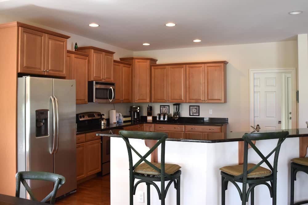 Photo of Kitchen in Villages of Five Points