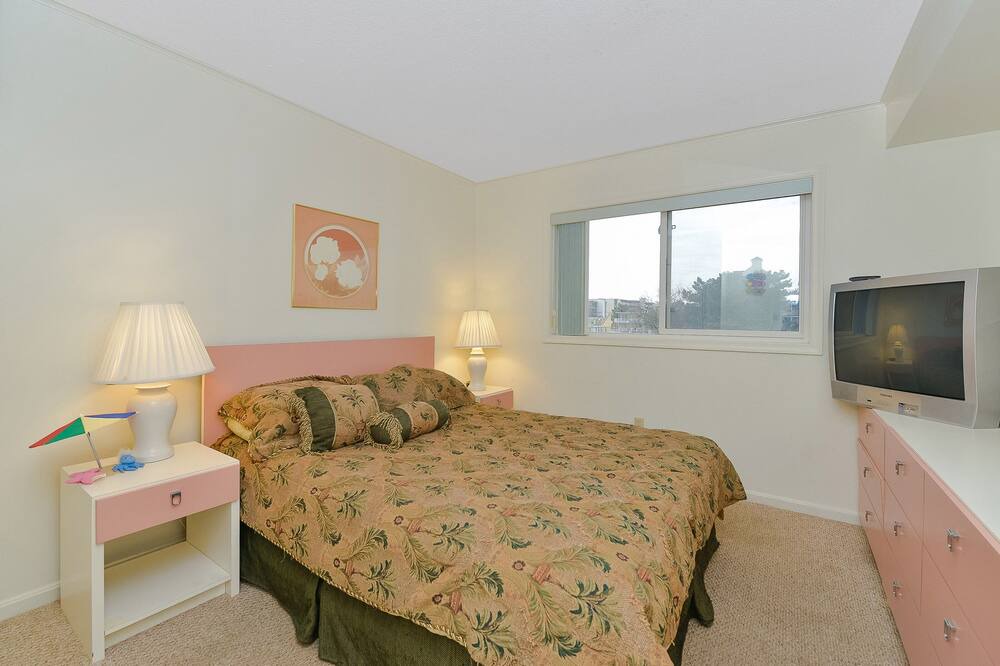 Photo of Bedroom in Midtown Ocean City
