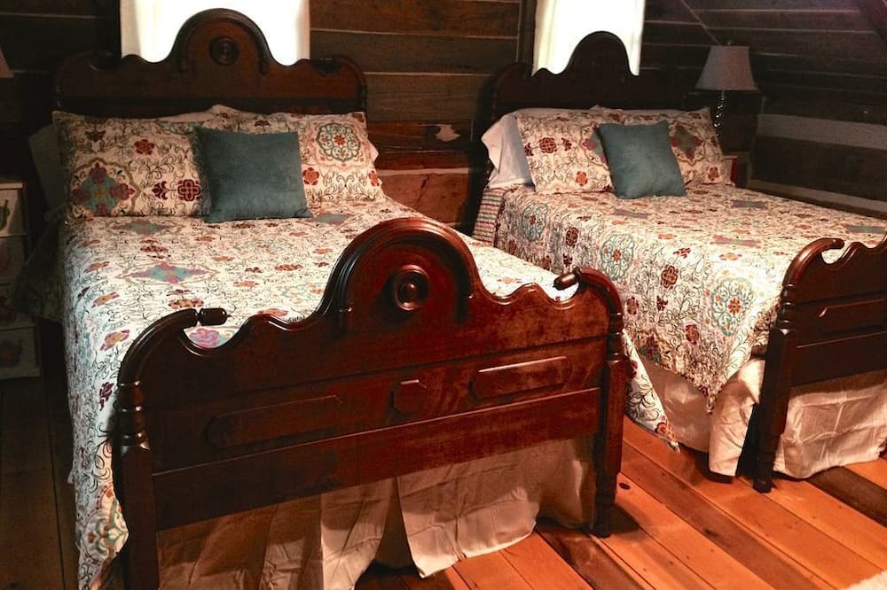 Photo of Bedroom in Guntersville