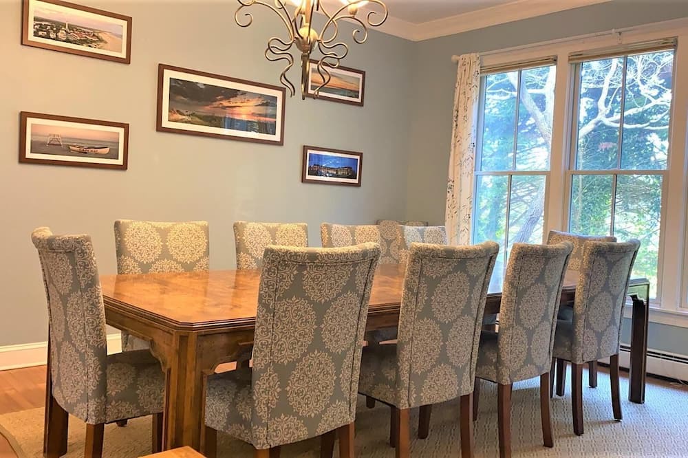 Photo of Livingroom in Village Green