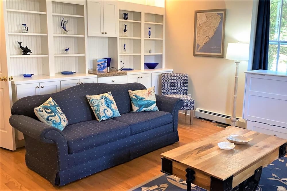 Photo of Livingroom in Village Green