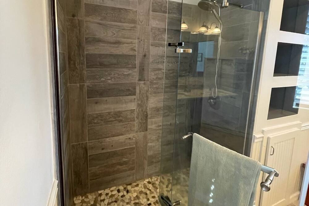 Photo of Bathroom in Langworthy