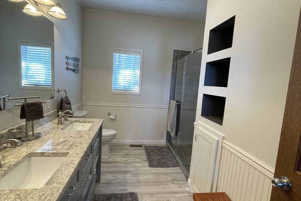 Photo of Bathroom in Langworthy