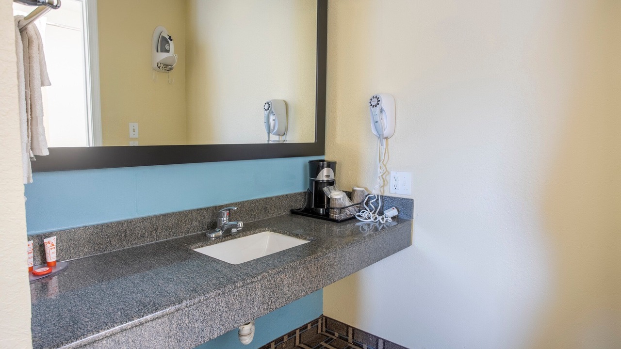 Photo of Bathroom in Cedar Bluff