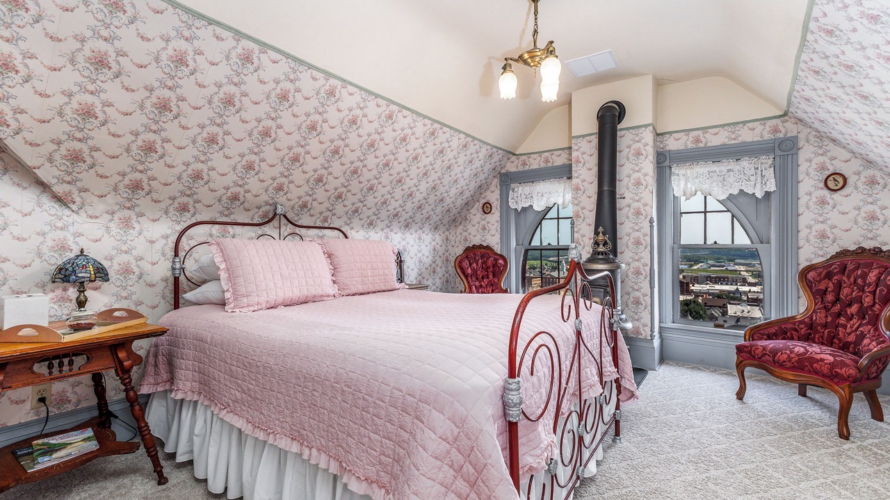 Photo of Bedroom in Dubuque