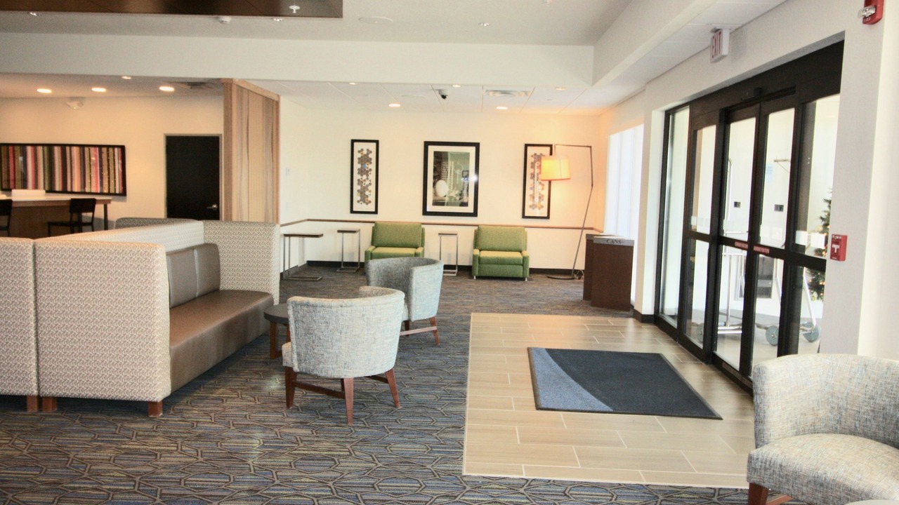 Photo of Livingroom in Kirksville