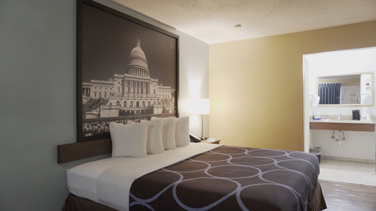 Photo of Bedroom in Alexandria West