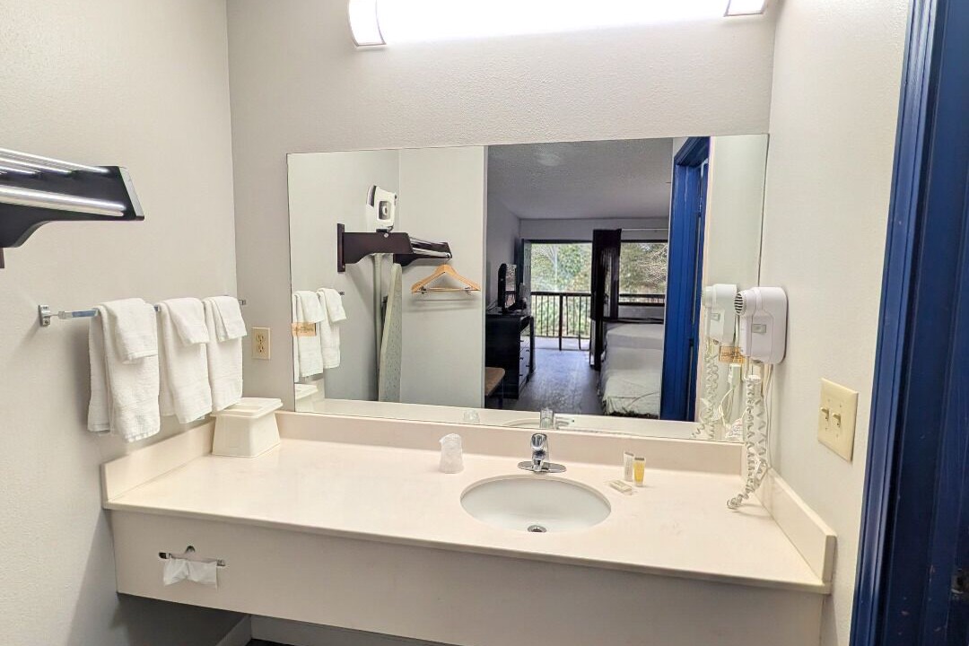 Photo of Bathroom in Adairsville