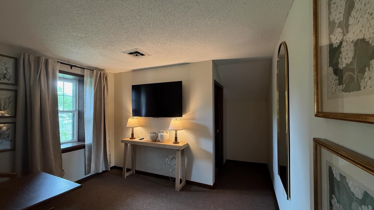 Photo of Bedroom in Amana