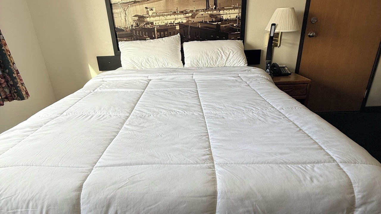 Photo of Bedroom in De Witt