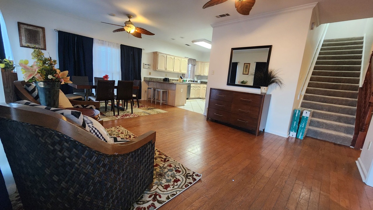 Photo of Livingroom in Harbor Town